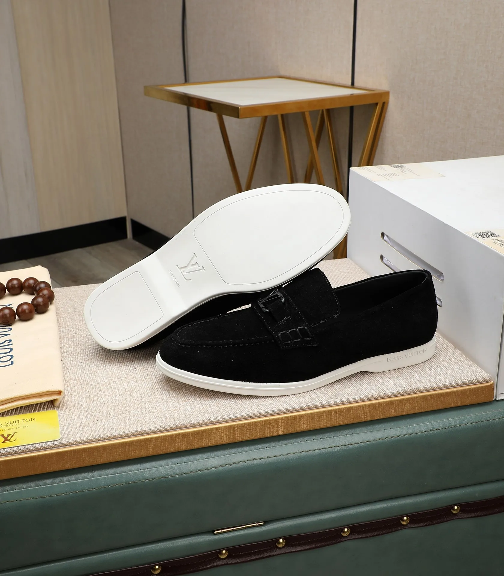 Men's shoes 💰520 📛📛【LOUIS VUITTON】Louis Vuitton 2024 official website synchronized new products 👟Milan fashion catwalk style 🇰🇾🇰🇾LV family logo, celebrity style, a must-have for fashionistas ⚠️First-layer calfskin ➕Genuine leather lining ➕Official website original version special outsole 👞Number 38-44